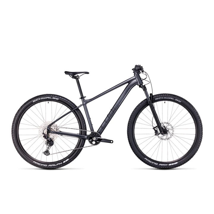 BICICLETA CUBE REACTION PRO METALBLACK'N'BLACK